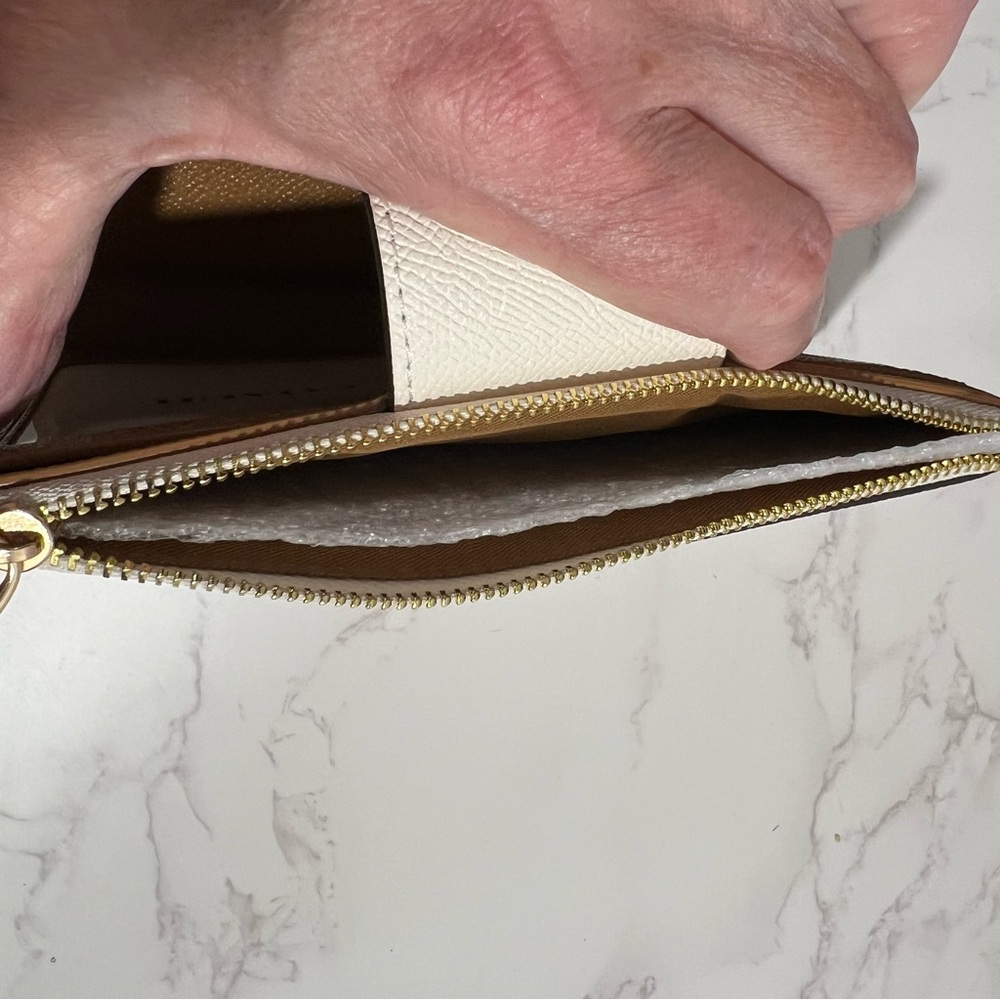 NWT‎ Coach Ivory Leather Wristlet/Phone Wallet - Picture 8 of 11